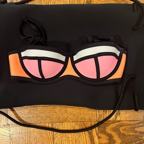 TRIANGL iconic style neoprene bikin with neoprene drawstring bag - Picture 3 of 14